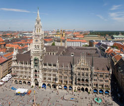 Marienplatz — центральная площадь Мюнхена Marienplatz — центральная площадь Мюнхена