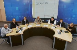 Участники пресс-конференции Участники пресс-конференции